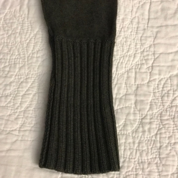 Olive green Burberry Wool and silk blend sweater - Picture 4 of 4